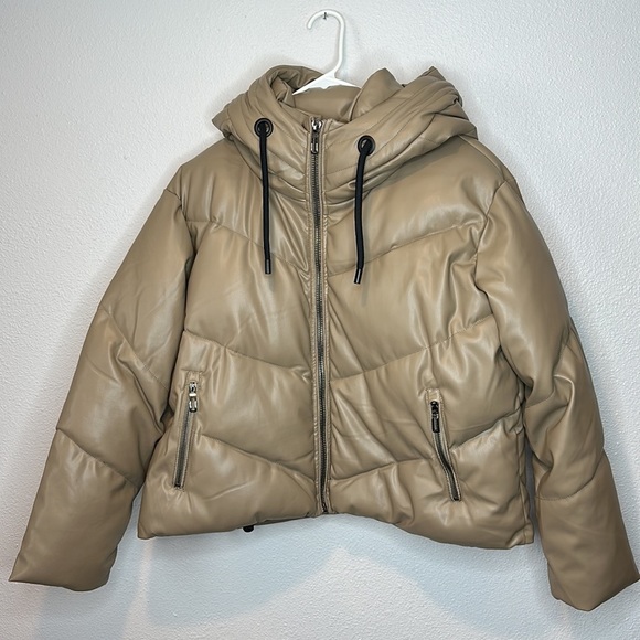 Love Token Hooded Puffer Jacket Size L NWT - Picture 7 of 9